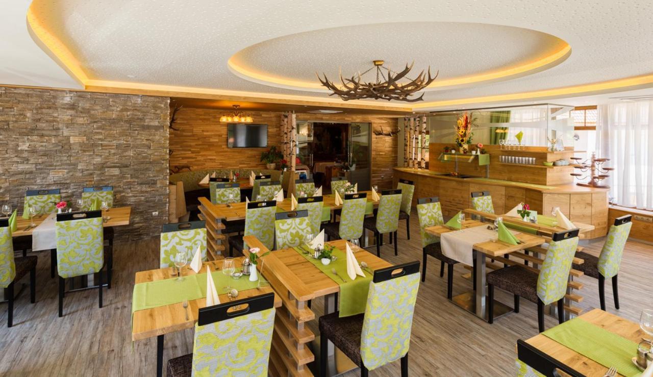 Hotel-Restaurant Forellenhof Puchberg am Schneeberg Esterno foto